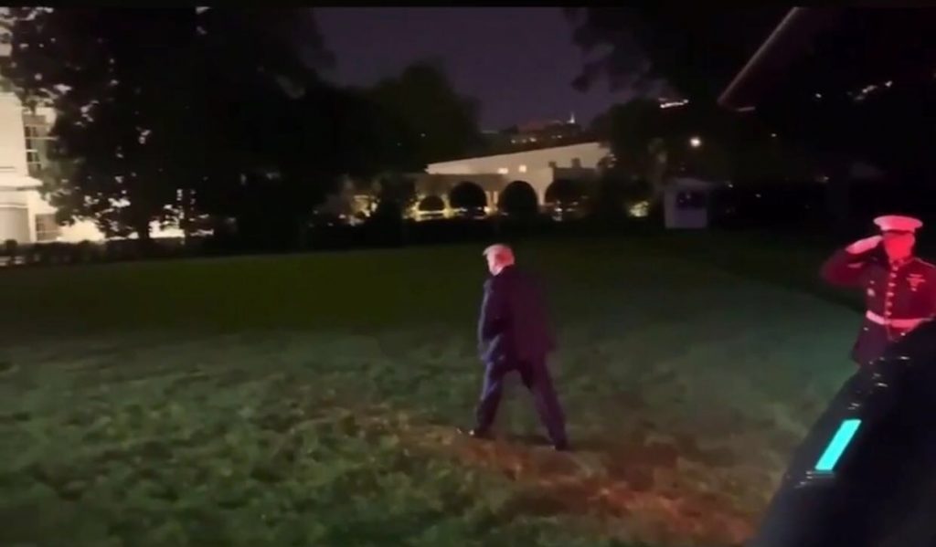 Trump leaving helicopter
